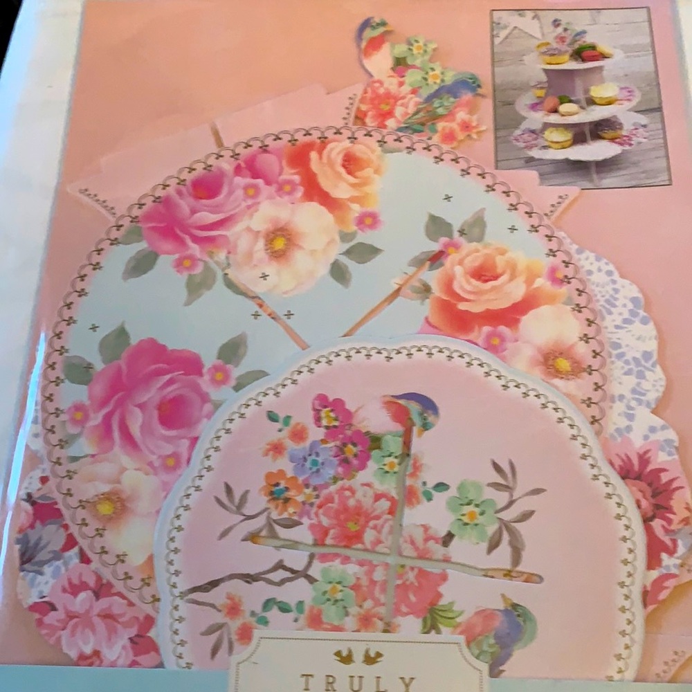 Cake stand by talking tables